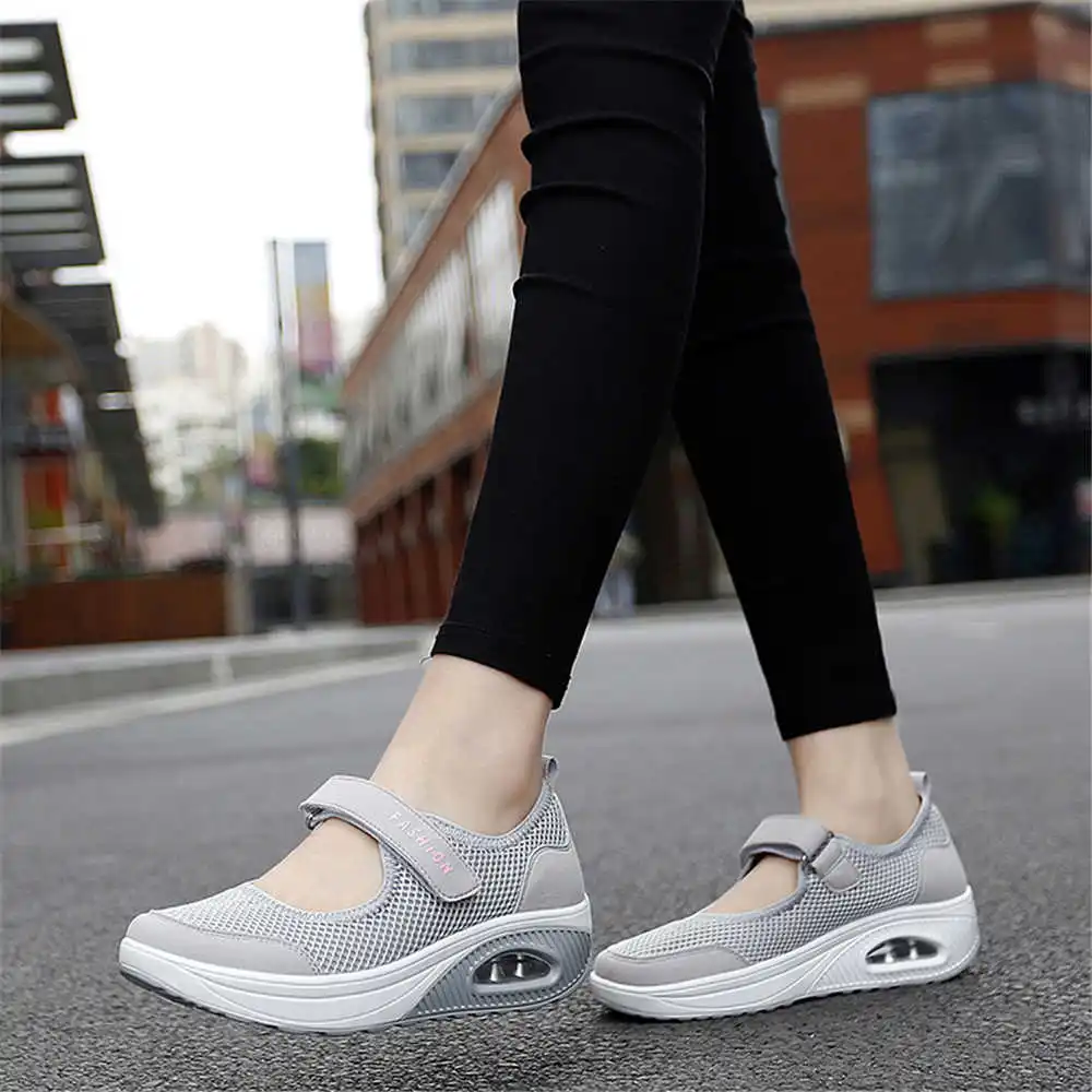 Outdoor Sport Use Class - 36-41 Demi-season Colored Sneakers Walking Skates